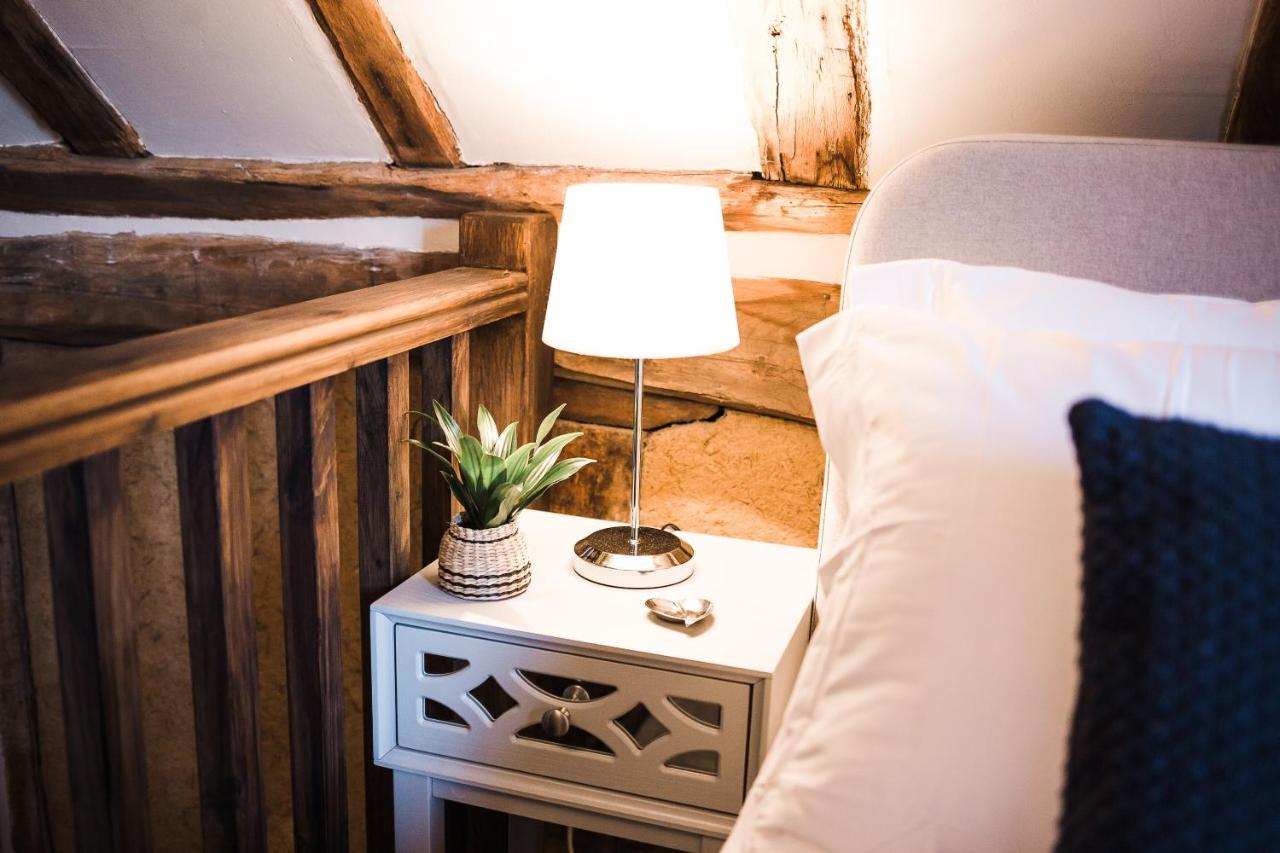 Taylour House - Edenbridge, Sleeps 10, Historic, Unique Yet Modern Villa Eksteriør billede